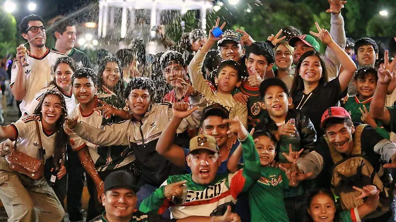 Afición duranguense celebra triunfo de México VS Ecuador